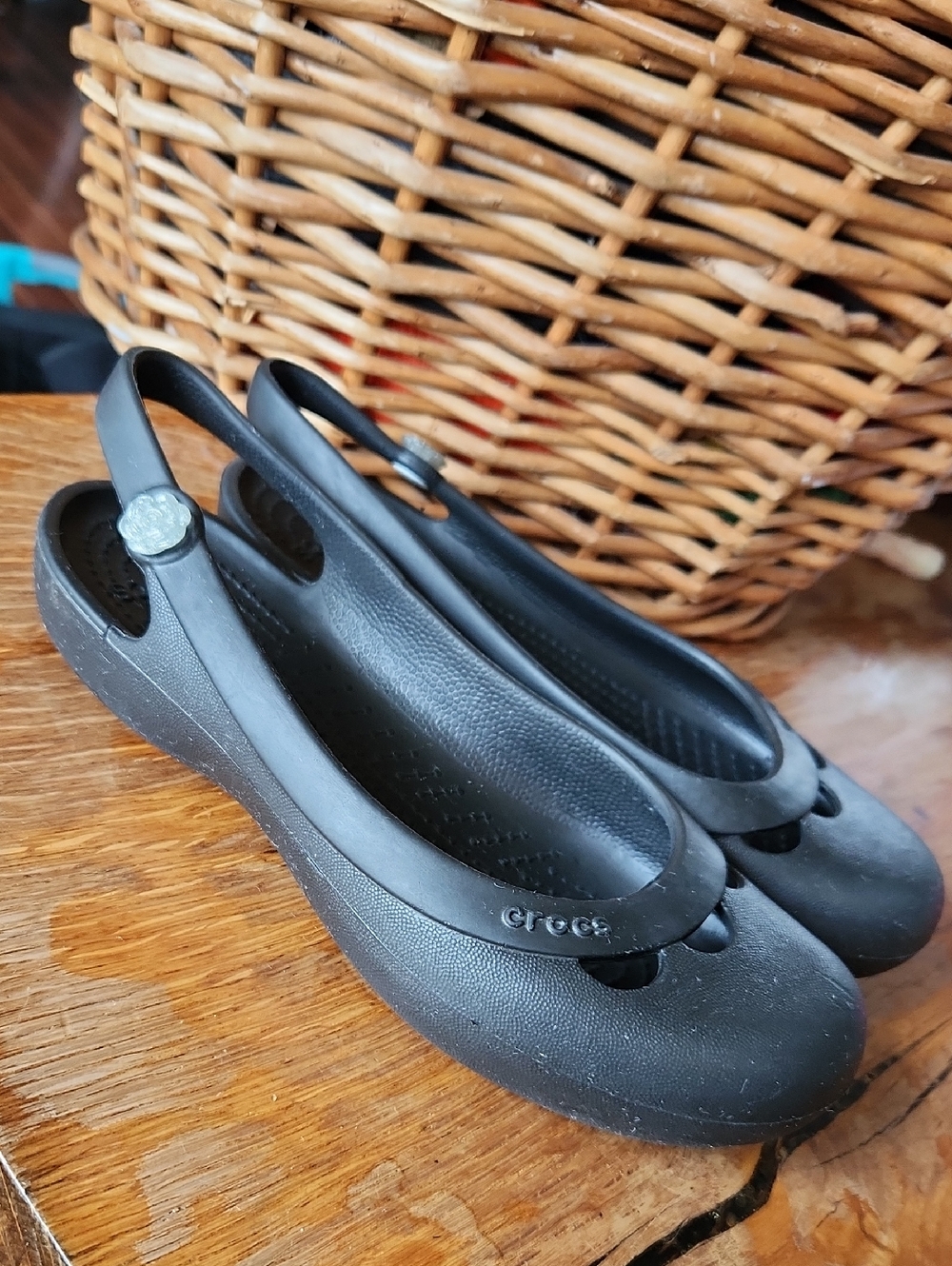 Crocs sz 7 Jayna Slingback Ballet Clogs Black